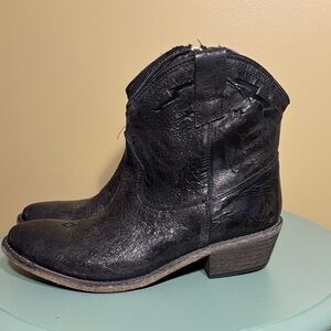 Steve Madden Metallic Black Cowboy Booties